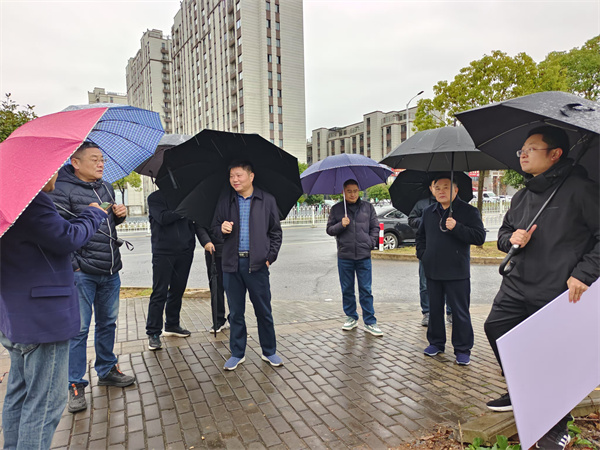 12月11日，洪董陪同詹凱縣長(zhǎng)一行調(diào)研張家山安置區(qū)地塊.jpg